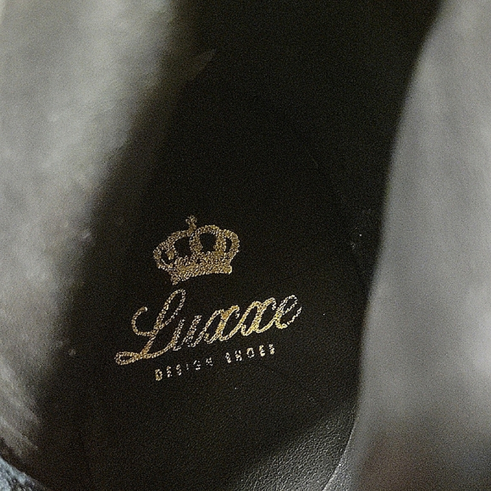 Luxxe Black Boots Sleek Design and Premium Quality